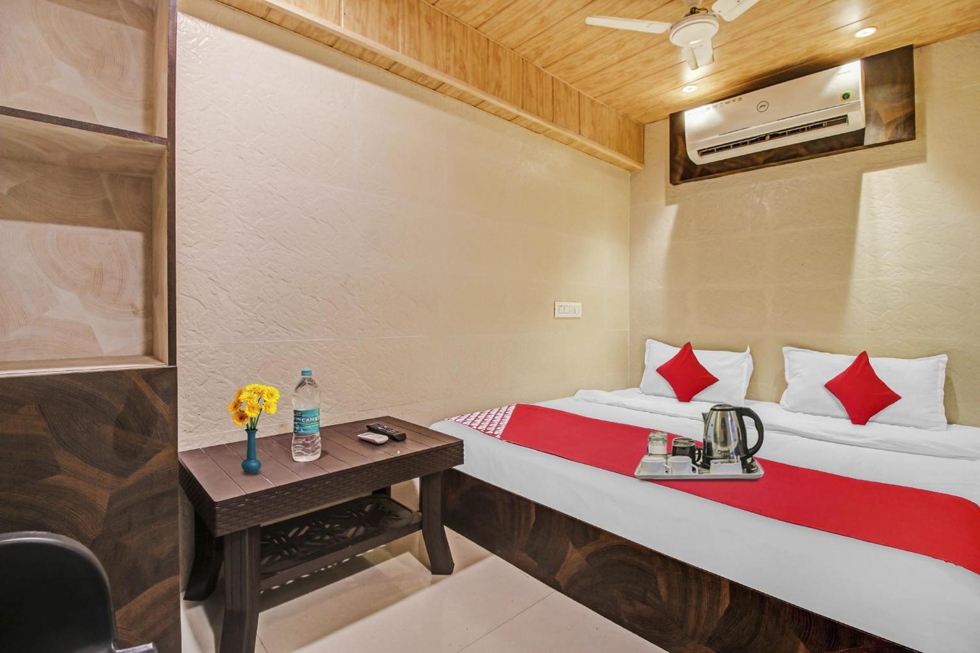 Hotel Ambedkar Kalyān Exterior foto