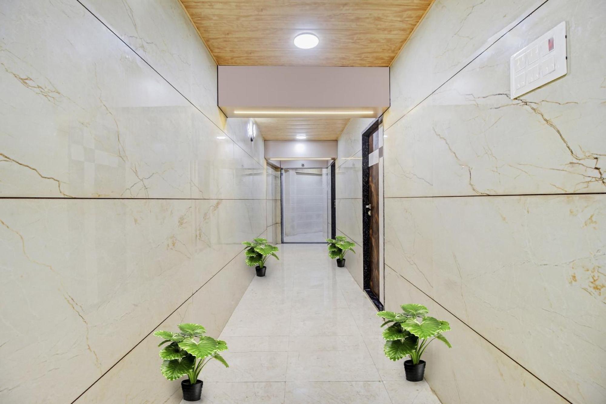 Hotel Ambedkar Kalyān Exterior foto