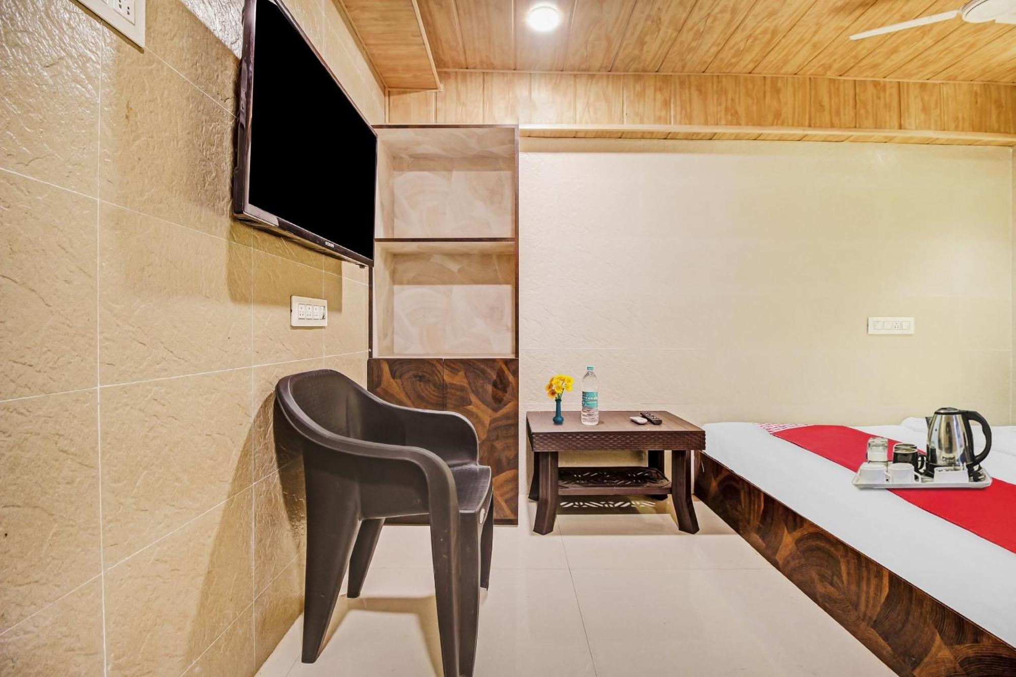 Hotel Ambedkar Kalyān Exterior foto